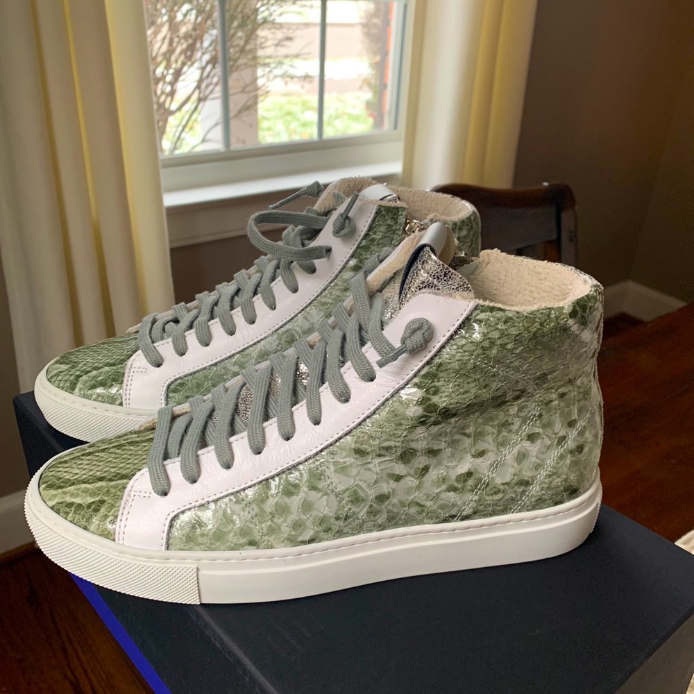 Never wore but super cute.